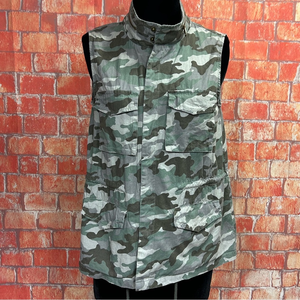 Hem & Thread Camouflage Vest‎